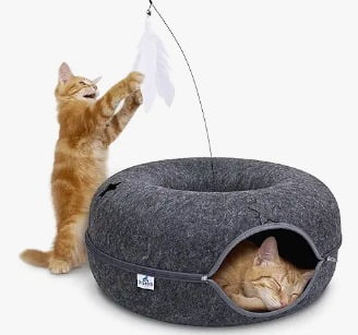 The Cat Cave streamlines the upkeep process with its detachable tunnel bed